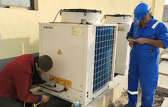 Кондиционер шкафного типа Ruidong расположен на Ближнем Востоке, обеспечивая точное и комплексное обслуживание.